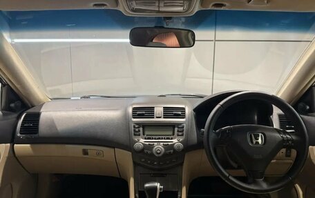 Honda Accord VII рестайлинг, 2003 год, 665 000 рублей, 10 фотография