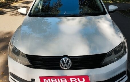Volkswagen Jetta VI, 2015 год, 800 000 рублей, 2 фотография