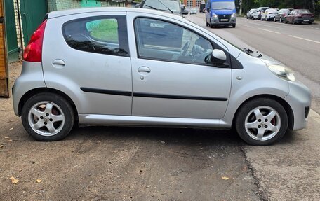 Peugeot 107 I рестайлинг, 2011 год, 550 000 рублей, 4 фотография