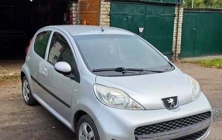 Peugeot 107 I рестайлинг, 2011 год, 550 000 рублей, 3 фотография