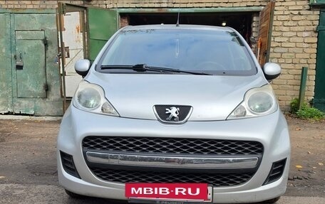 Peugeot 107 I рестайлинг, 2011 год, 550 000 рублей, 2 фотография