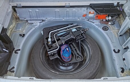 Toyota Prius, 2014 год, 1 020 000 рублей, 7 фотография