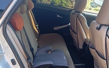 Toyota Prius, 2014 год, 1 020 000 рублей, 10 фотография