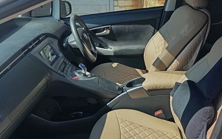Toyota Prius, 2014 год, 1 020 000 рублей, 18 фотография