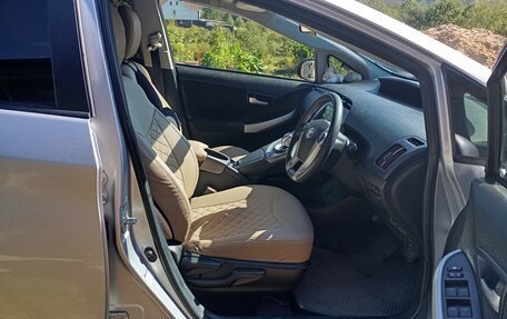 Toyota Prius, 2014 год, 1 020 000 рублей, 13 фотография