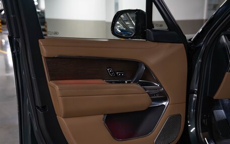 Land Rover Range Rover IV рестайлинг, 2024 год, 18 930 000 рублей, 10 фотография