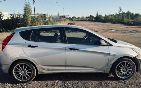 Hyundai Solaris II рестайлинг, 2014 год, 800 000 рублей, 2 фотография