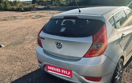 Hyundai Solaris II рестайлинг, 2014 год, 800 000 рублей, 3 фотография