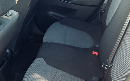 Hyundai Solaris II рестайлинг, 2014 год, 800 000 рублей, 19 фотография