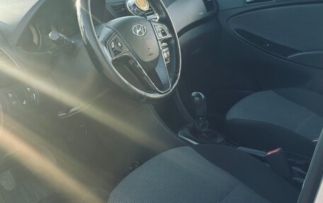 Hyundai Solaris II рестайлинг, 2014 год, 800 000 рублей, 20 фотография