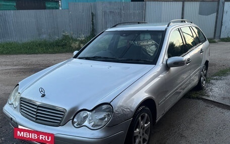 Mercedes-Benz C-Класс, 2003 год, 200 000 рублей, 2 фотография