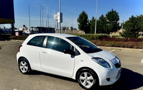 Toyota Yaris III рестайлинг, 2007 год, 420 000 рублей, 1 фотография
