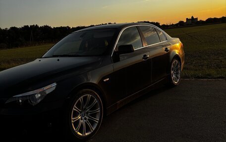 BMW 5 серия, 2004 год, 950 000 рублей, 2 фотография