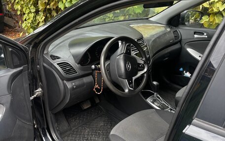 Hyundai Solaris II рестайлинг, 2012 год, 730 000 рублей, 2 фотография