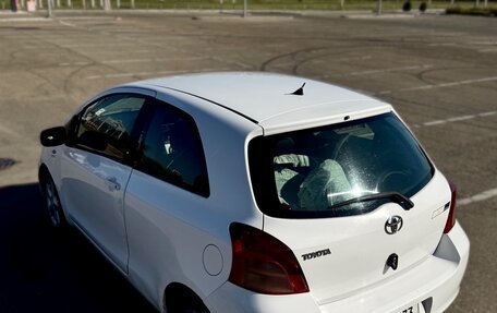 Toyota Yaris III рестайлинг, 2007 год, 420 000 рублей, 5 фотография