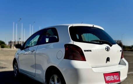 Toyota Yaris III рестайлинг, 2007 год, 420 000 рублей, 3 фотография