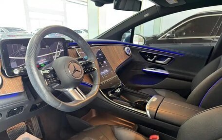 Mercedes-Benz EQE, 2022 год, 4 980 017 рублей, 8 фотография