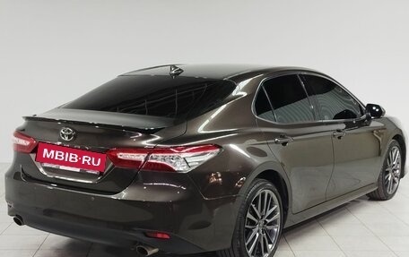 Toyota Camry, 2021 год, 3 977 000 рублей, 5 фотография