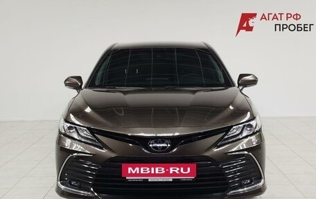 Toyota Camry, 2021 год, 3 977 000 рублей, 2 фотография