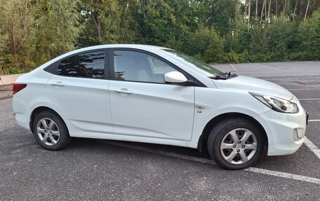 Hyundai Solaris II рестайлинг, 2012 год, 680 000 рублей, 3 фотография