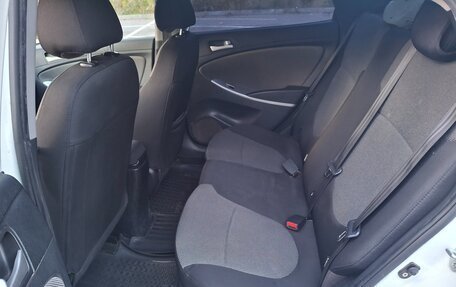 Hyundai Solaris II рестайлинг, 2012 год, 680 000 рублей, 10 фотография