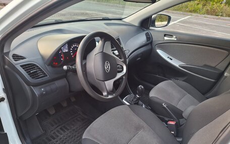 Hyundai Solaris II рестайлинг, 2012 год, 680 000 рублей, 8 фотография