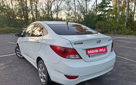Hyundai Solaris II рестайлинг, 2012 год, 680 000 рублей, 5 фотография