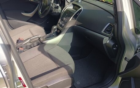 Opel Astra J, 2011 год, 760 000 рублей, 14 фотография