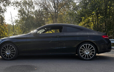 Mercedes-Benz C-Класс, 2019 год, 3 600 000 рублей, 4 фотография