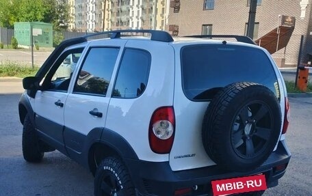 Chevrolet Niva I рестайлинг, 2017 год, 845 000 рублей, 6 фотография