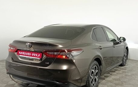 Toyota Camry, 2022 год, 3 470 000 рублей, 7 фотография