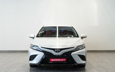 Toyota Camry, 2018 год, 2 249 000 рублей, 3 фотография