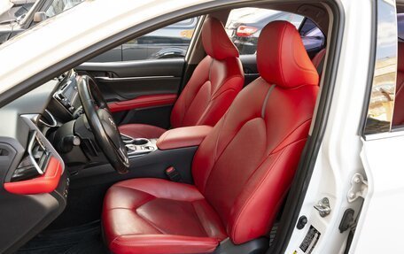 Toyota Camry, 2018 год, 2 249 000 рублей, 11 фотография