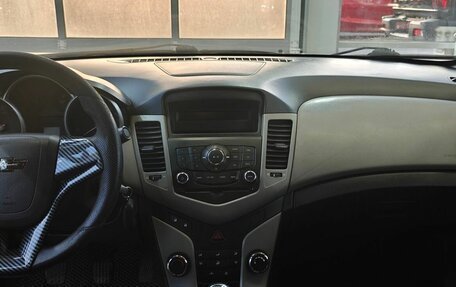 Chevrolet Cruze II, 2011 год, 529 000 рублей, 8 фотография