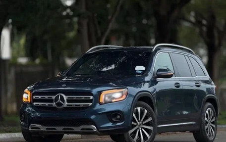 Mercedes-Benz GLB, 2023 год, 3 500 000 рублей, 2 фотография