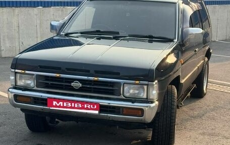Nissan Terrano II рестайлинг, 1993 год, 450 000 рублей, 8 фотография
