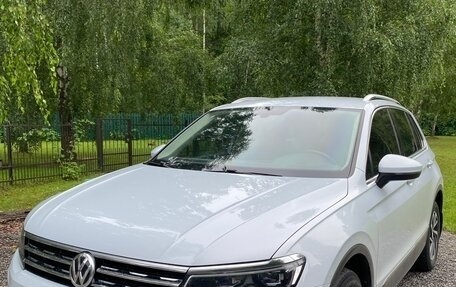 Volkswagen Tiguan II, 2018 год, 2 350 000 рублей, 2 фотография