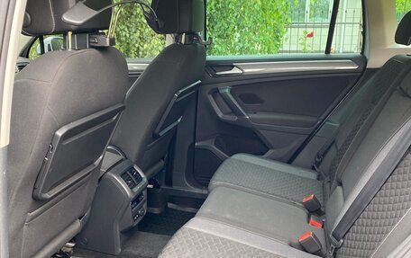 Volkswagen Tiguan II, 2018 год, 2 350 000 рублей, 21 фотография