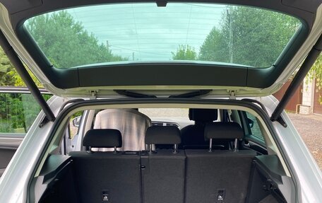 Volkswagen Tiguan II, 2018 год, 2 350 000 рублей, 15 фотография