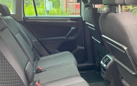 Volkswagen Tiguan II, 2018 год, 2 350 000 рублей, 22 фотография