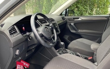 Volkswagen Tiguan II, 2018 год, 2 350 000 рублей, 17 фотография