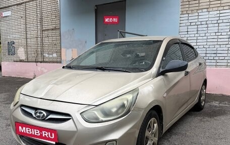 Hyundai Solaris II рестайлинг, 2013 год, 355 000 рублей, 2 фотография