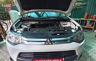 Mitsubishi Outlander III рестайлинг 3, 2014 год, 1 450 000 рублей, 1 фотография