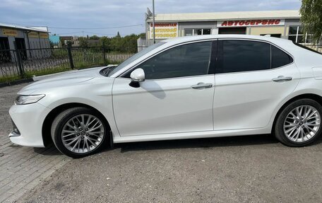 Toyota Camry, 2019 год, 3 350 000 рублей, 3 фотография
