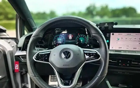 Volkswagen Golf VIII, 2023 год, 1 915 700 рублей, 14 фотография
