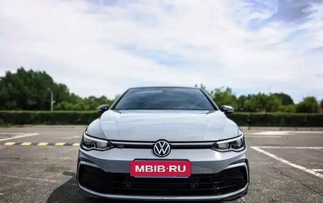 Volkswagen Golf VIII, 2023 год, 1 915 700 рублей, 2 фотография