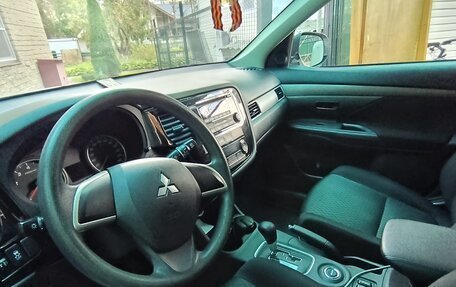 Mitsubishi Outlander III рестайлинг 3, 2014 год, 1 450 000 рублей, 5 фотография
