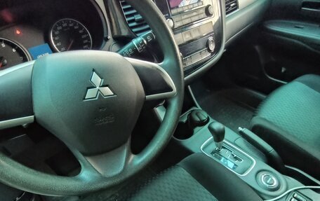Mitsubishi Outlander III рестайлинг 3, 2014 год, 1 450 000 рублей, 6 фотография