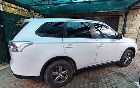 Mitsubishi Outlander III рестайлинг 3, 2014 год, 1 450 000 рублей, 11 фотография