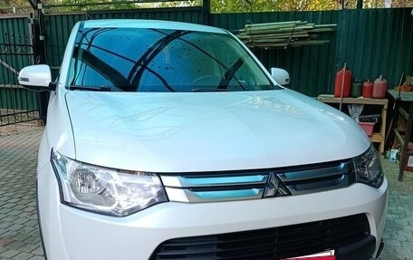 Mitsubishi Outlander III рестайлинг 3, 2014 год, 1 450 000 рублей, 13 фотография